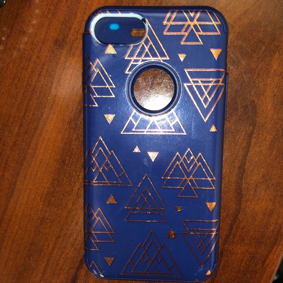 Triangular iPhone Case - Picture 4 of 5